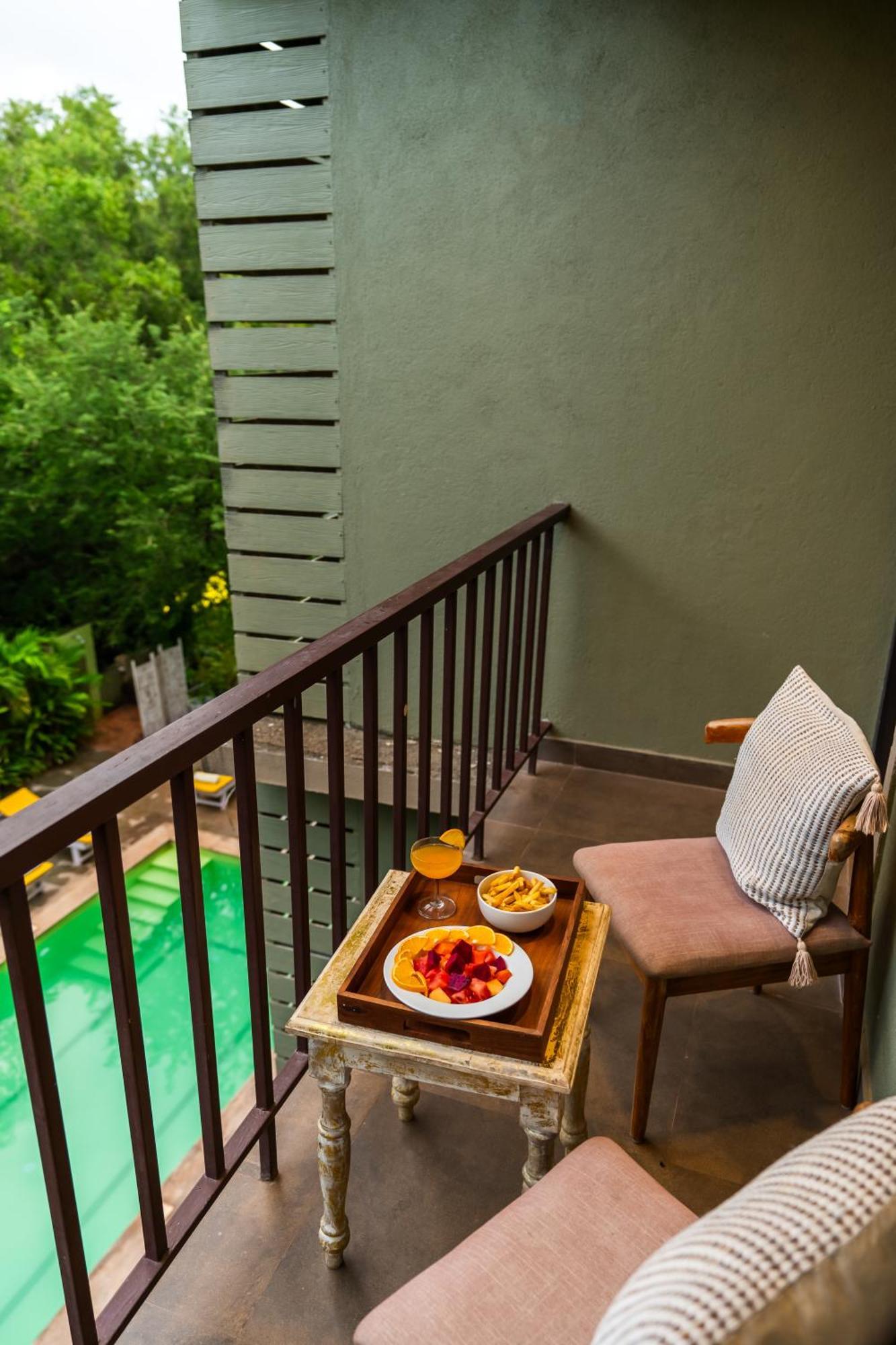 Locomo Boutique, Morjim - Stay Work Eat Zewnętrze zdjęcie