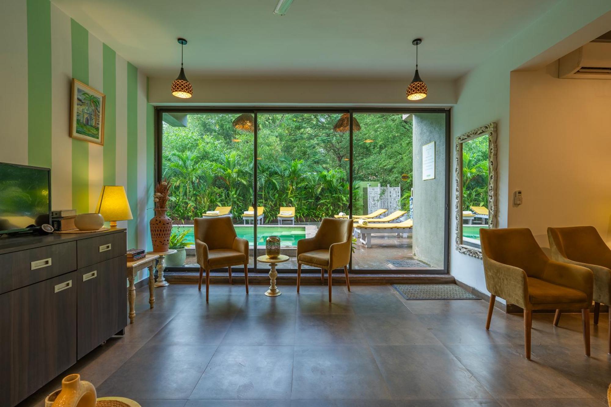 Locomo Boutique, Morjim - Stay Work Eat Zewnętrze zdjęcie