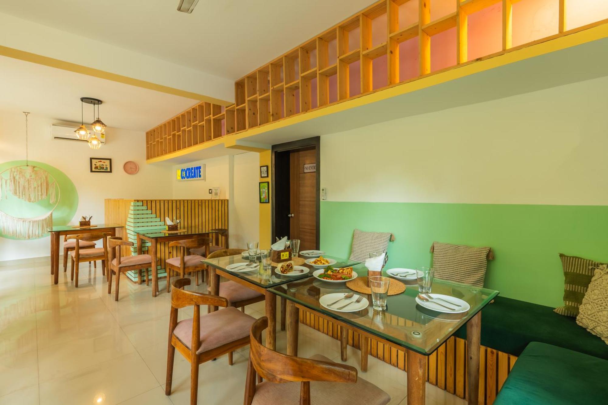 Locomo Boutique, Morjim - Stay Work Eat Zewnętrze zdjęcie