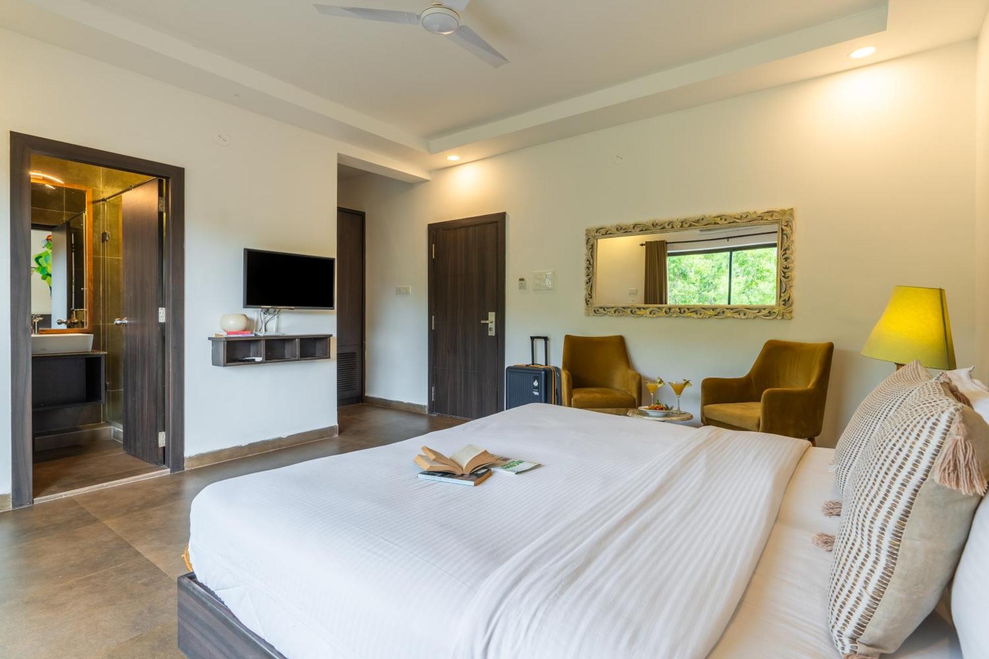 Locomo Boutique, Morjim - Stay Work Eat Zewnętrze zdjęcie
