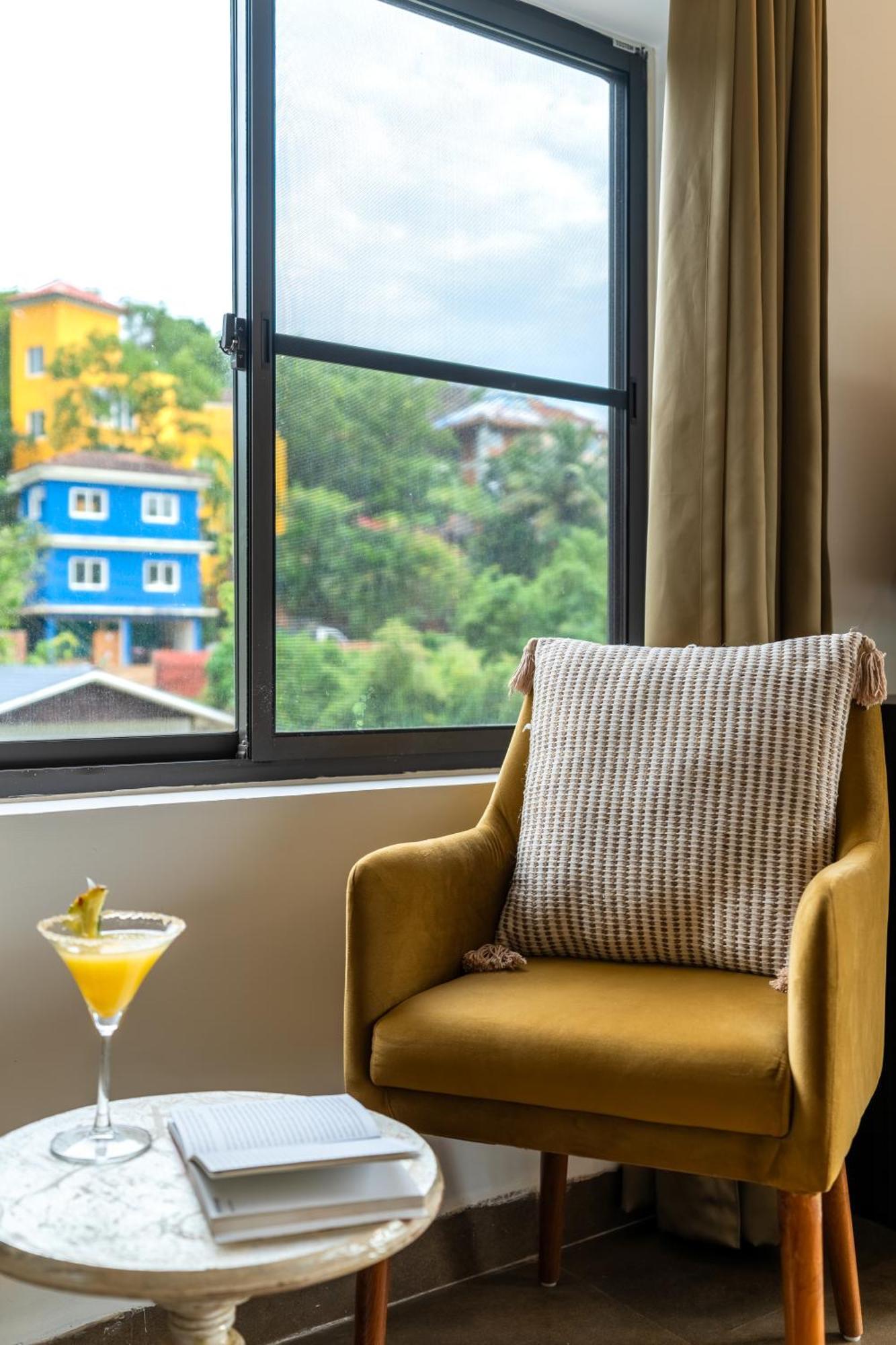 Locomo Boutique, Morjim - Stay Work Eat Zewnętrze zdjęcie